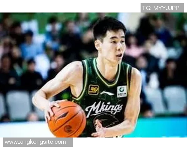 郭昊文表现出色尽管球队失利11投7中三分球命中率高达75砍下22分3篮板3助攻 郭昊文表现出色尽管球队失利11投7中三分球命中率高达75砍下22分3篮板3助攻