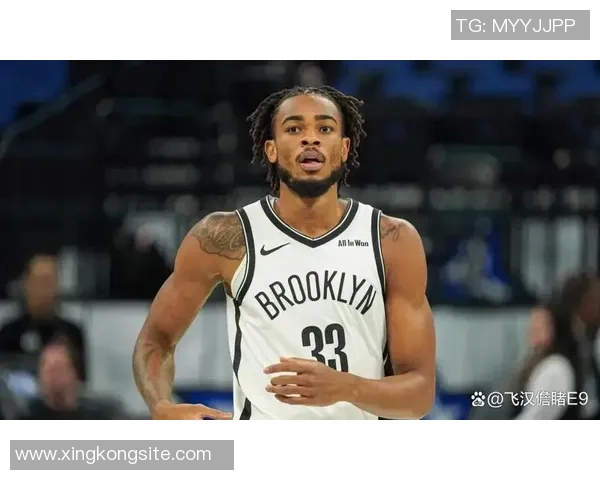 克拉克斯顿今日表现出色11投8中贡献19分7篮板5助攻3盖帽助球队获胜