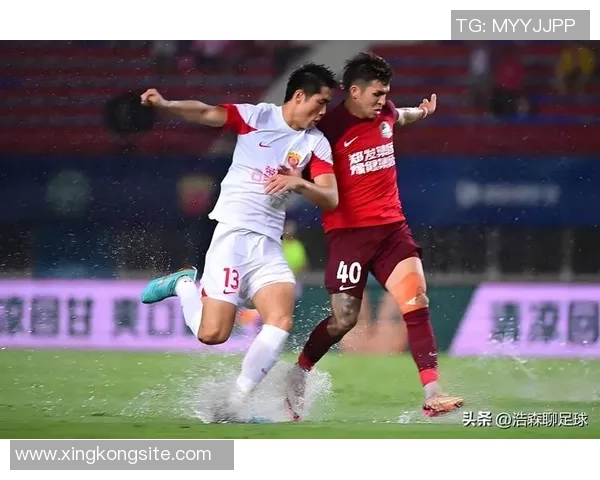 海港队实力欠缺引发关注球迷期待周末联赛表现提升 海港队实力欠缺引发关注球迷期待周末联赛表现提升